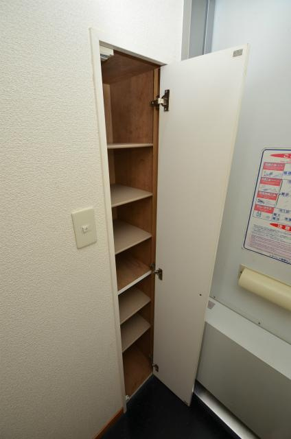 遠賀郡水巻町猪熊４丁目のアパートの玄関