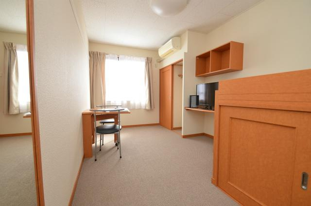 遠賀郡水巻町美吉野のアパートの居間・リビング