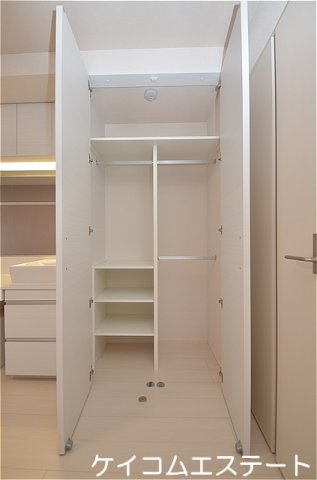 遠賀郡水巻町伊左座５丁目のアパートの収納|同タイプ