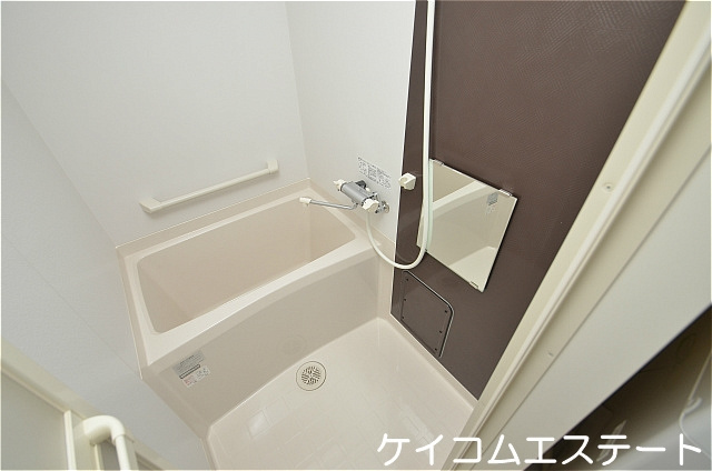 遠賀郡水巻町伊左座５丁目のアパートの浴室|同タイプ