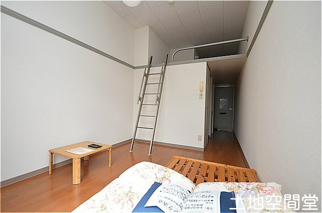 中間市深坂１丁目のアパートの寝室|洋室