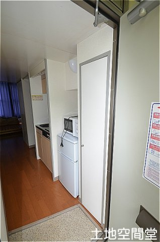 中間市深坂１丁目のアパートの玄関