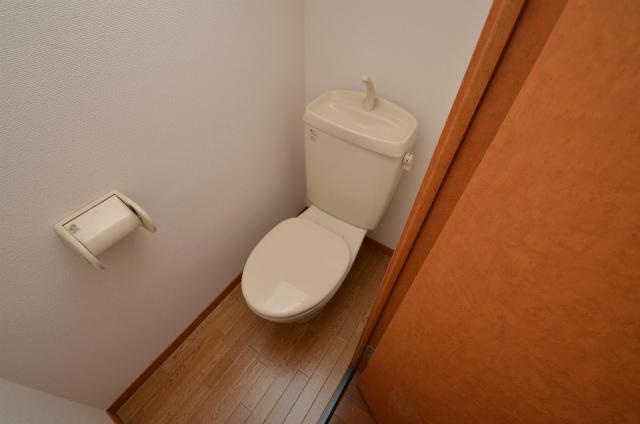 直方市大字感田のアパートのトイレ