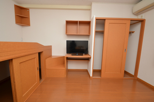 直方市大字感田のアパートの洋室