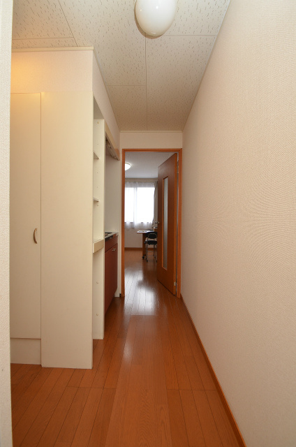 直方市大字感田のアパートの玄関