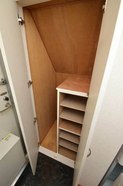 直方市大字感田のアパートの玄関