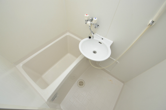 直方市大字感田のアパートの浴室