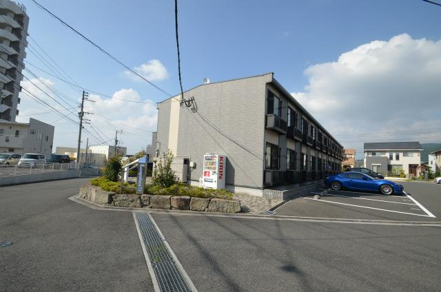 直方市湯野原２丁目のアパート