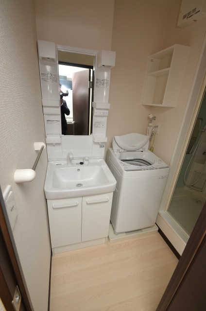 直方市大字感田のアパートの洗面所