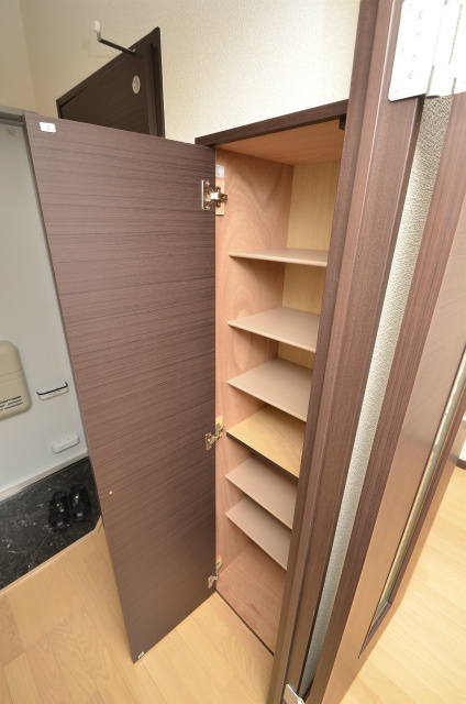 直方市大字感田のアパートの玄関