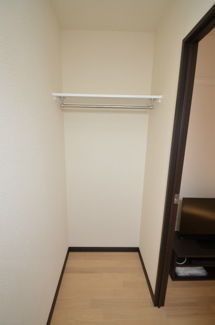 直方市大字感田のアパートの収納