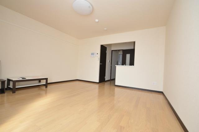 直方市大字感田のアパートの内装