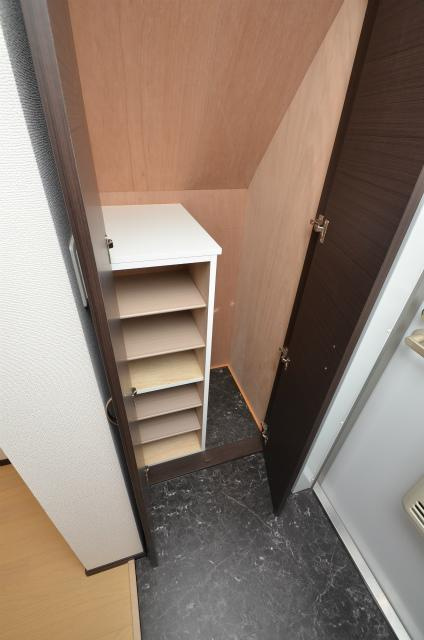 直方市大字感田のアパートの玄関