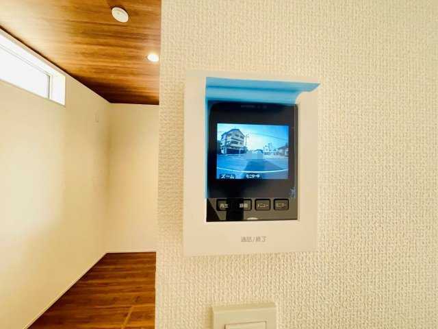 岡崎市若松町大廻　新築分譲住宅　全2棟　1号棟のセキュリティ|モニター付きインターホンで来客対応も安心です♪