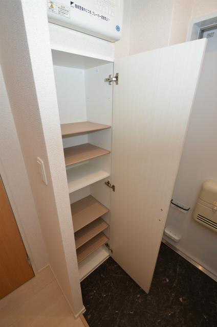 直方市大字上頓野のアパートの玄関