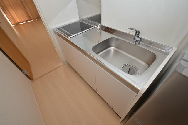 直方市大字上頓野のアパートのキッチン