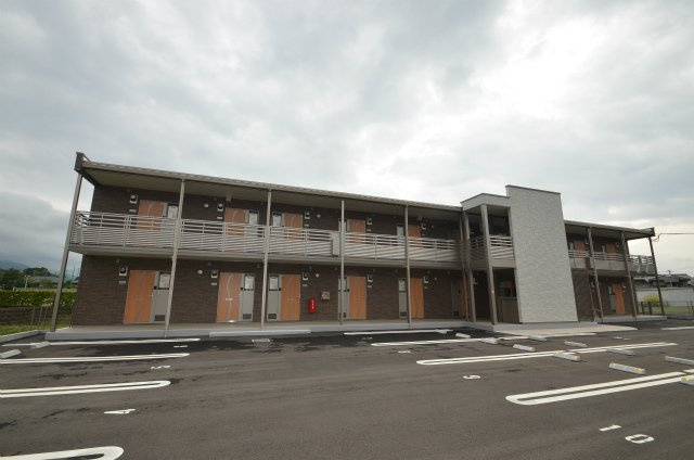 直方市大字感田のアパート