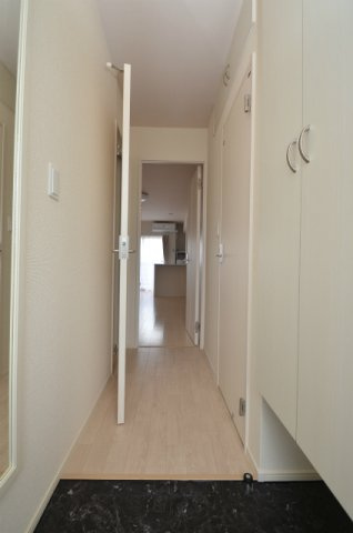 直方市大字感田のアパートの玄関|同タイプ