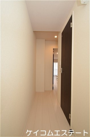 直方市大字上頓野のアパートの玄関