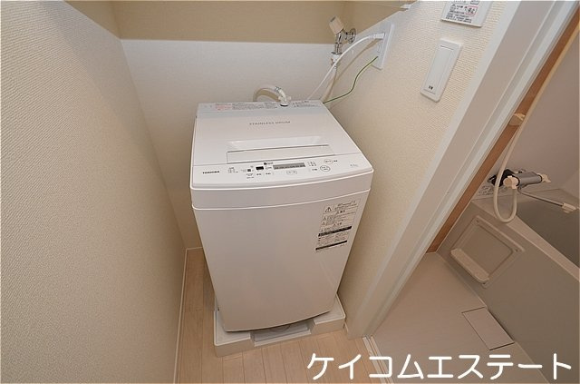 直方市大字上頓野のアパートの洗面所