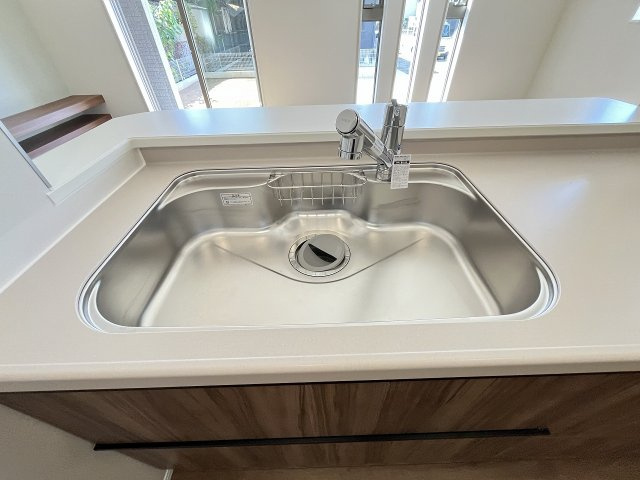 【キッチン】 | 糟屋郡新宮町夜臼2丁目　3号棟（全4棟）【仲介手数料無料・0円】 | 現地写真。