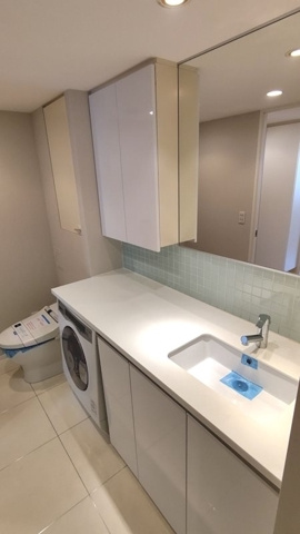 新品家具付きマンション勝どき11(KaGood東京)の独立洗面台