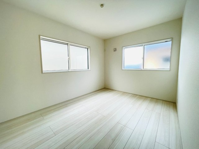 岡崎市若松町大廻　新築分譲住宅　全2棟　2号棟の洋室|家族一人一人の大切なプライベート空間です。