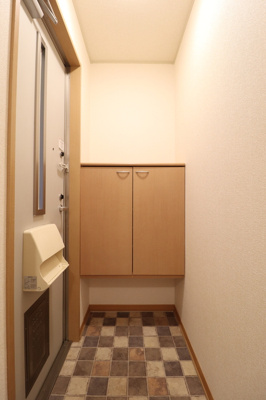 【玄関】 | ロイヤルタウン寺町 参番館