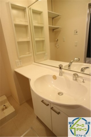 ヴィオラ志染の独立洗面台|パース写真