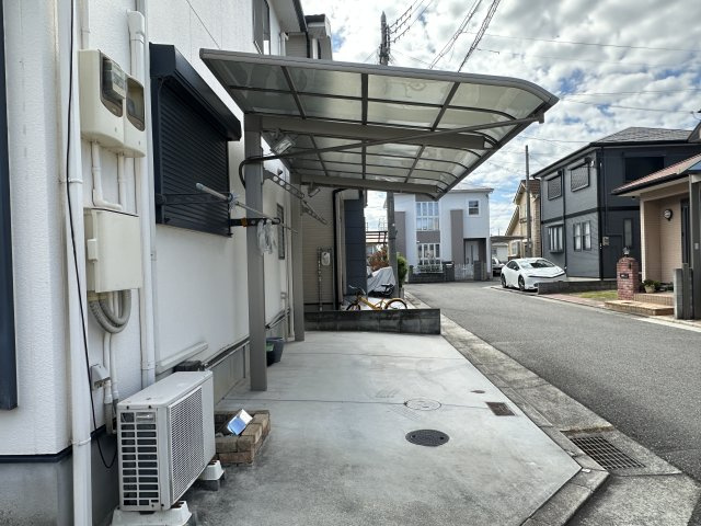 明石市大久保町松陰戸建の駐車場