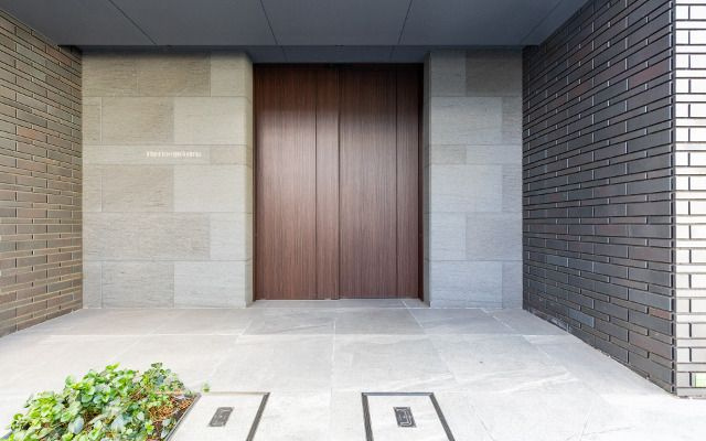 ベルジェンド西日暮里グランセルサスのエントランス