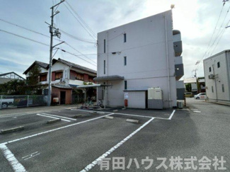 【駐車場】
