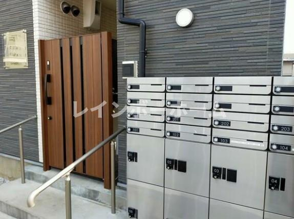 フィユフラッツ坂戸のエントランス