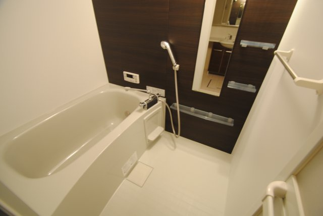 WITH THE LIGHTの浴室|ゆったり過ごせるお風呂です