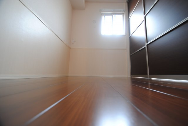 WITH THE LIGHTの洋室|使い勝手のいい洋室です