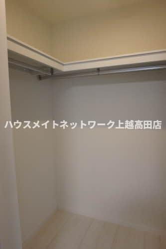 マストテラス上越春日野の収納|ウォークインクローゼット
