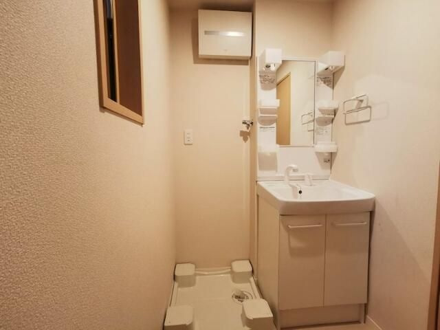 ＢＥ　ＷＥＳＴの独立洗面台