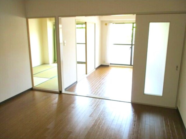 第3中尾ハイツの居間・リビング