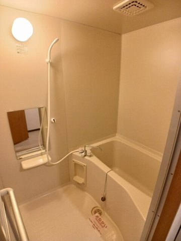 西宮市山口町上山口の賃貸マンションの浴室