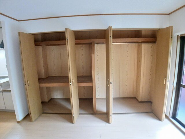 西宮市山口町上山口の賃貸マンションの収納