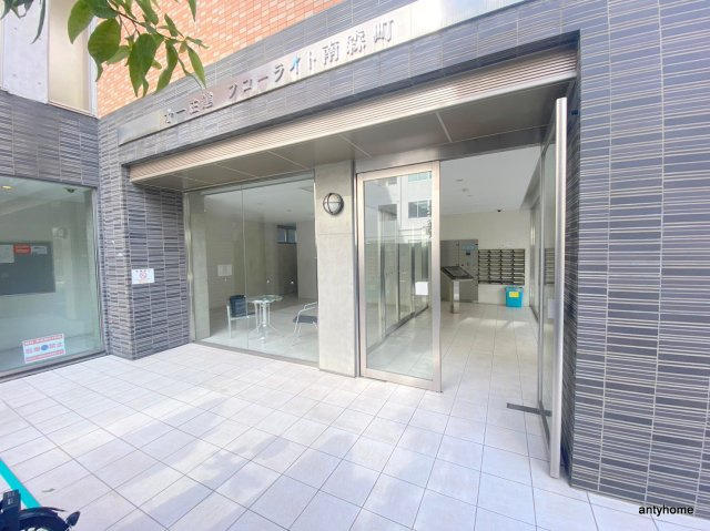 フローライト南森町 仲介手数料無料のエントランス