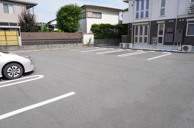 【駐車場】 | メゾンフルール | 平置き駐車場
