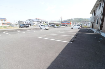【駐車場】 | グランモア出水 Ｂ棟 | 駐車場