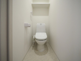 【トイレ】 | アーバンパーク新大阪 | 落ち着いた色調のトイレです