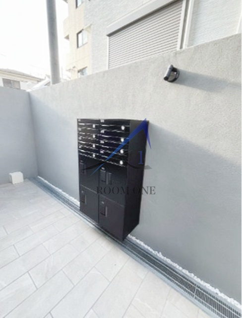 アピチェ大森のその他共用部分|集合ポストと宅配ボックスです。