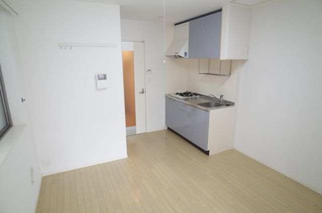 【洋室】 | ラクエスタ岡本