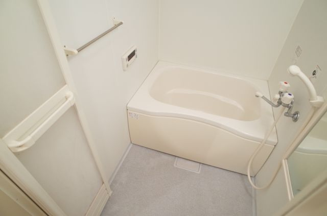 【浴室】 | ラクエスタ岡本