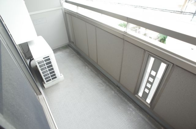 【バルコニー】 | ラクエスタ岡本