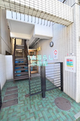 【エントランス】 | スカイコート大森 | 清潔なエントランスです。