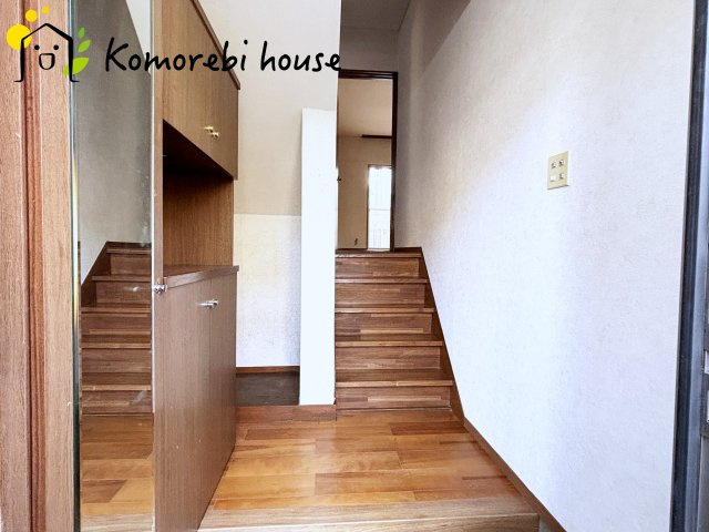 上尾市今泉3丁目　中古一戸建ての玄関|外側から見た玄関です